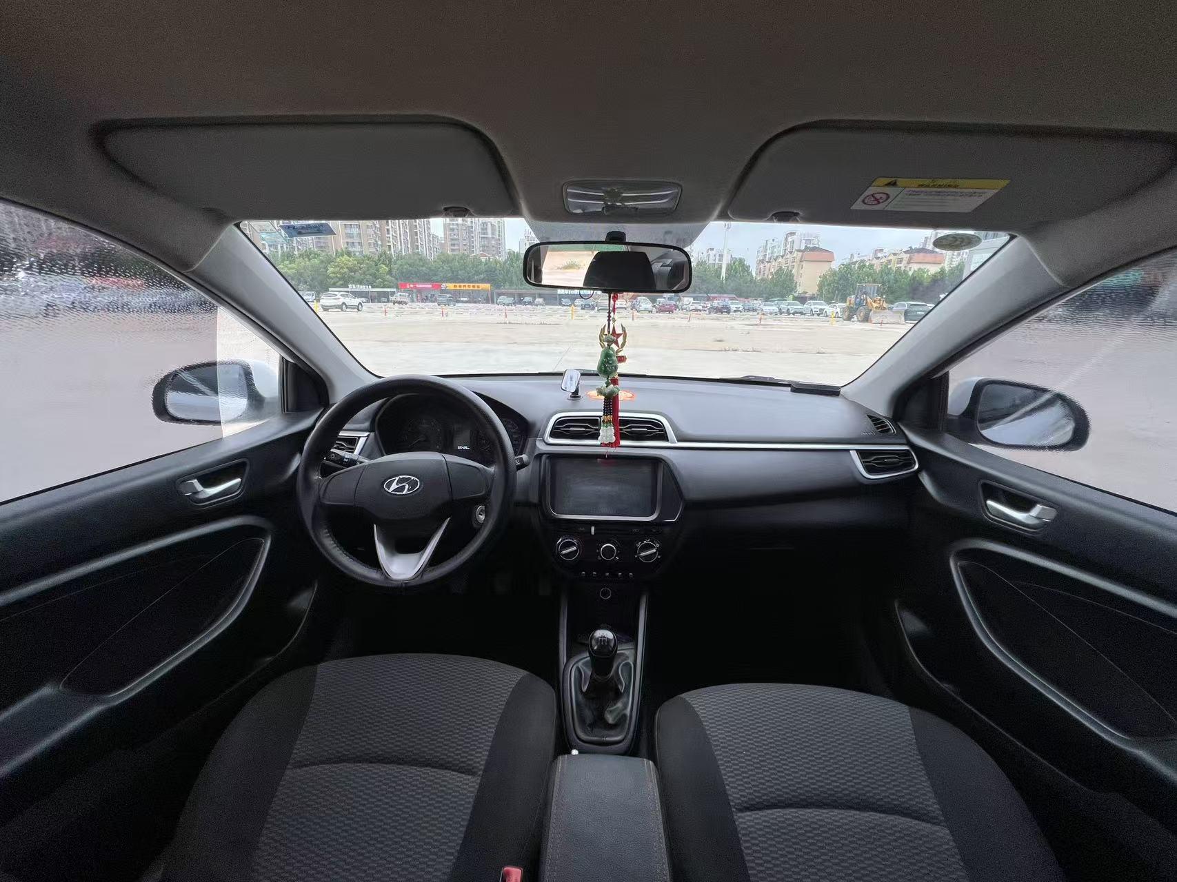 Hyundai Solaris 2017 thumb 5