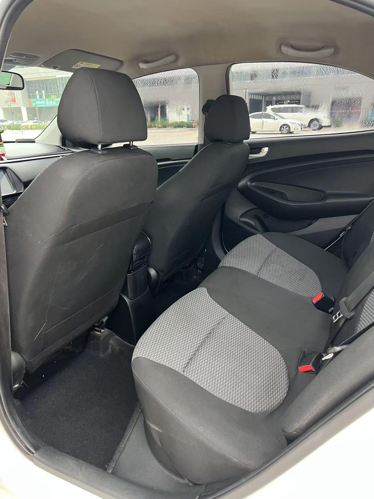 Hyundai Solaris 2017 thumb 7