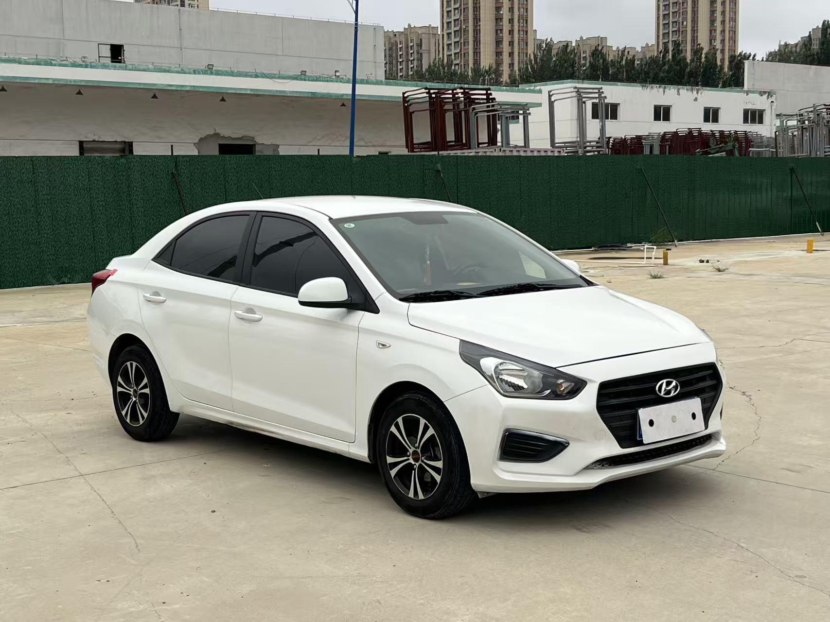 Hyundai Solaris 2017 thumb 10