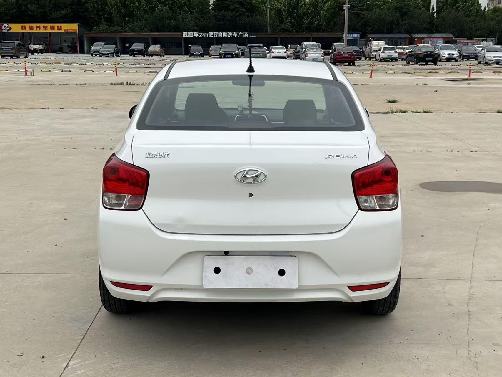 Hyundai Solaris 2017 thumb 12
