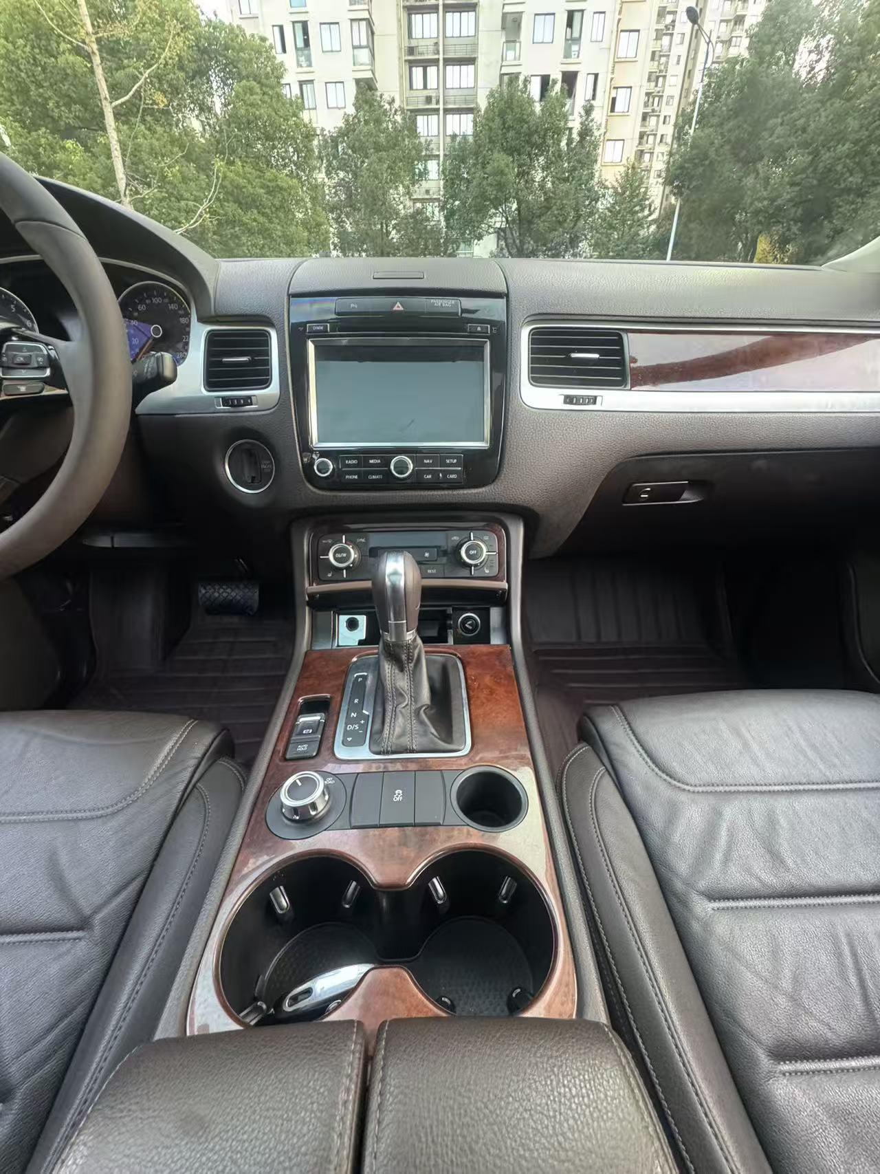 Volkswagen Touareg 2013 thumb 9