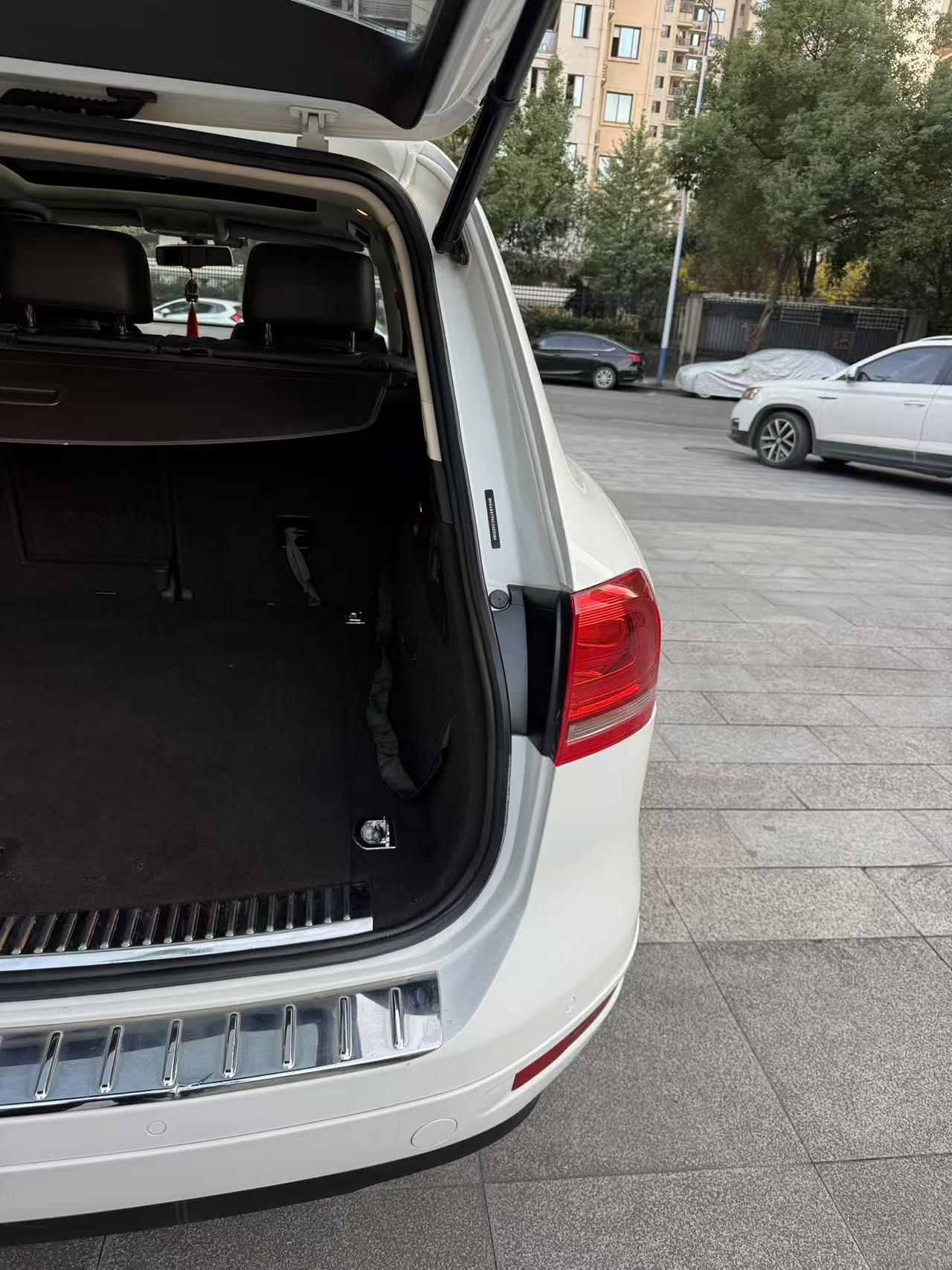 Volkswagen Touareg 2013 thumb 11