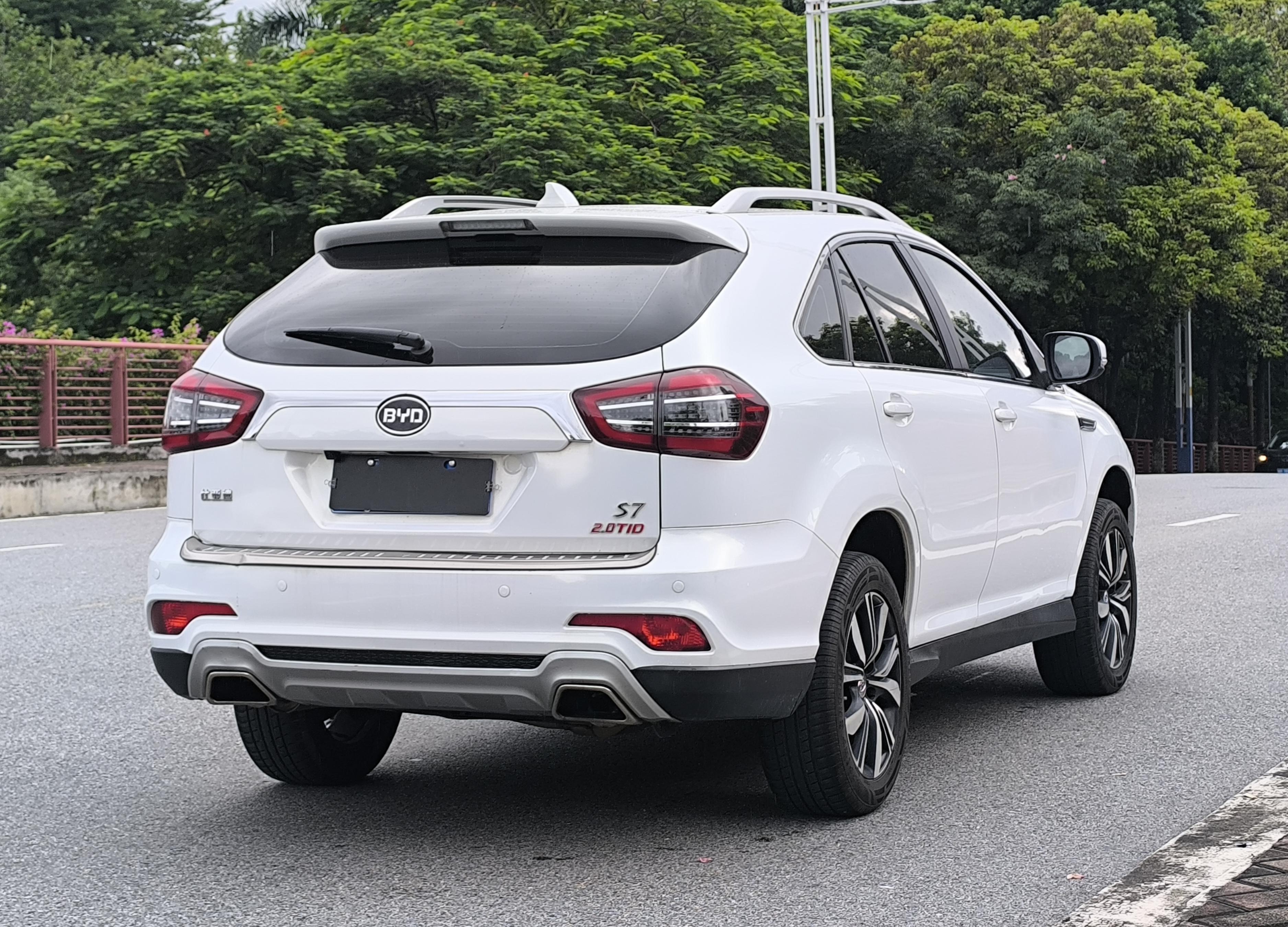 BYD S6 2017 thumb 5