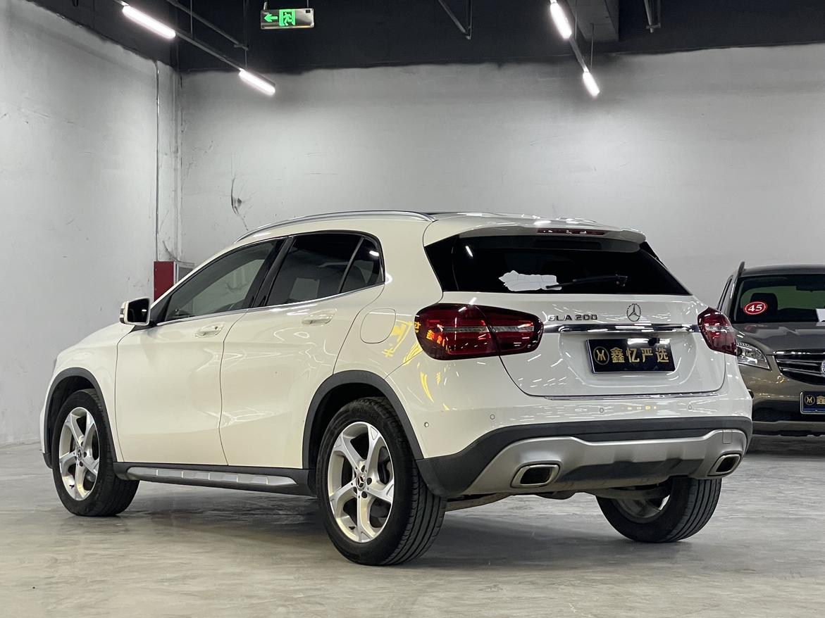 Mercedes-Benz GLA 2018 thumb 2
