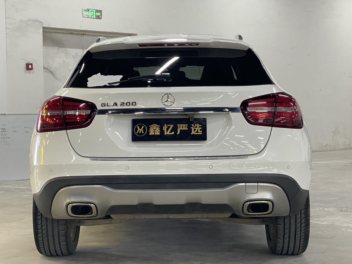 Mercedes-Benz GLA 2018 thumb 3