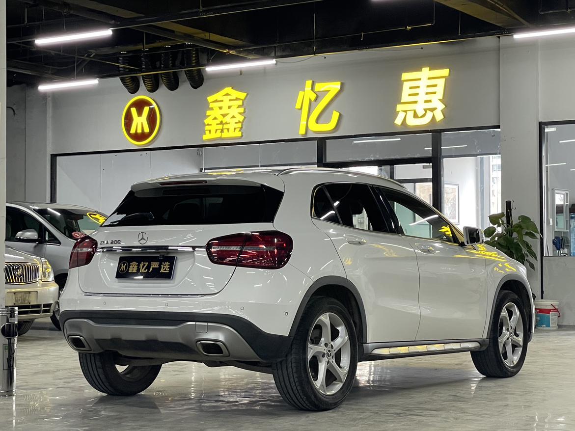 Mercedes-Benz GLA 2018 thumb 4