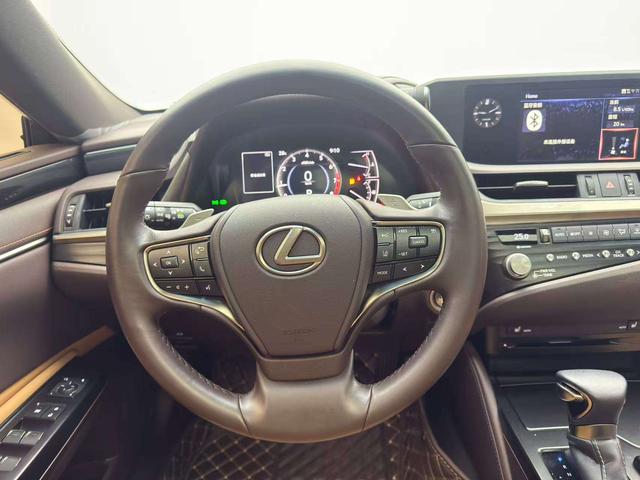 Lexus ES 2020 thumb 12