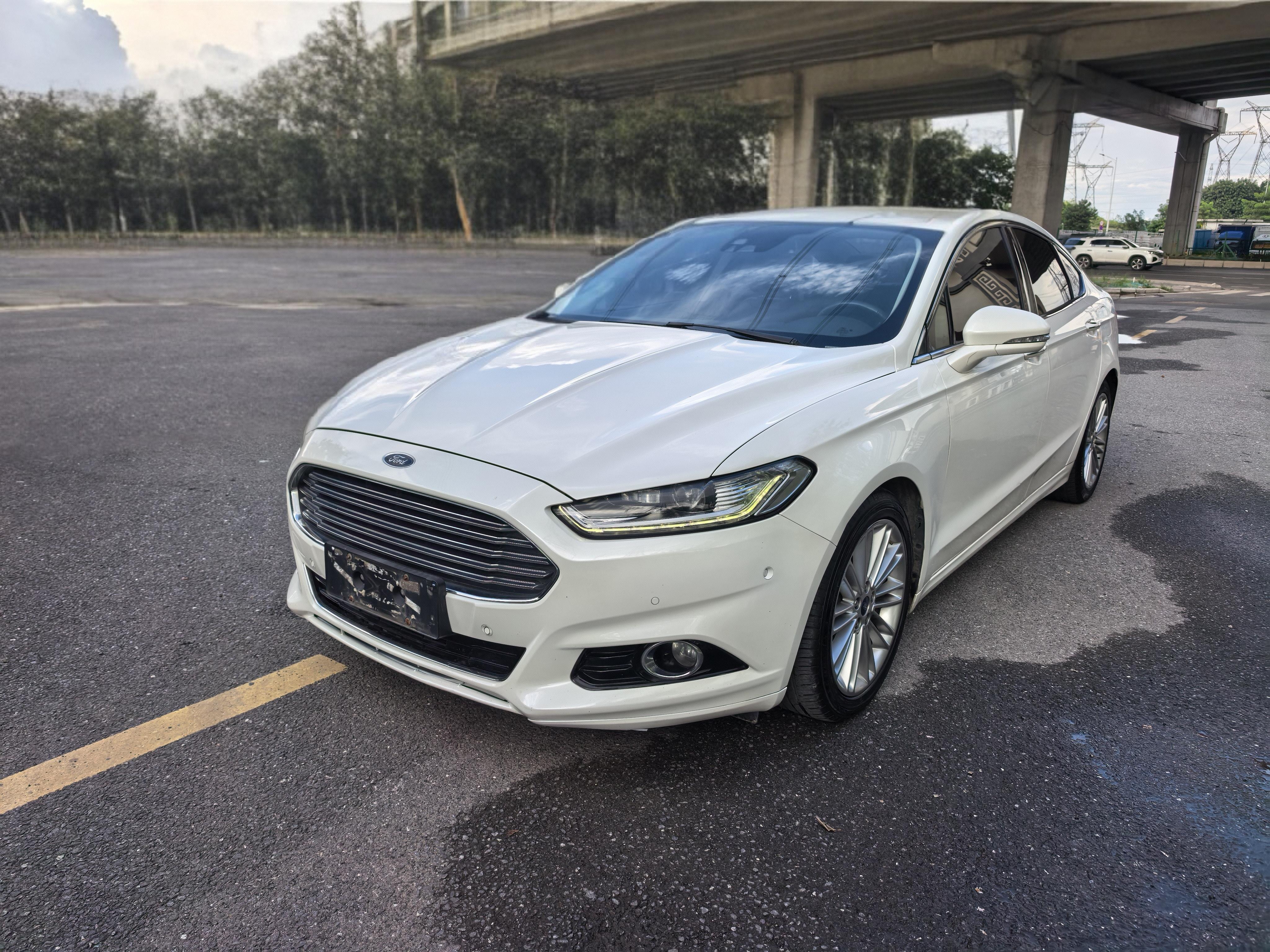 Ford Mondeo 2013 thumb 9