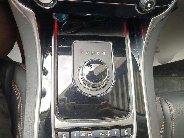 Jaguar XEL 2019 thumb 7