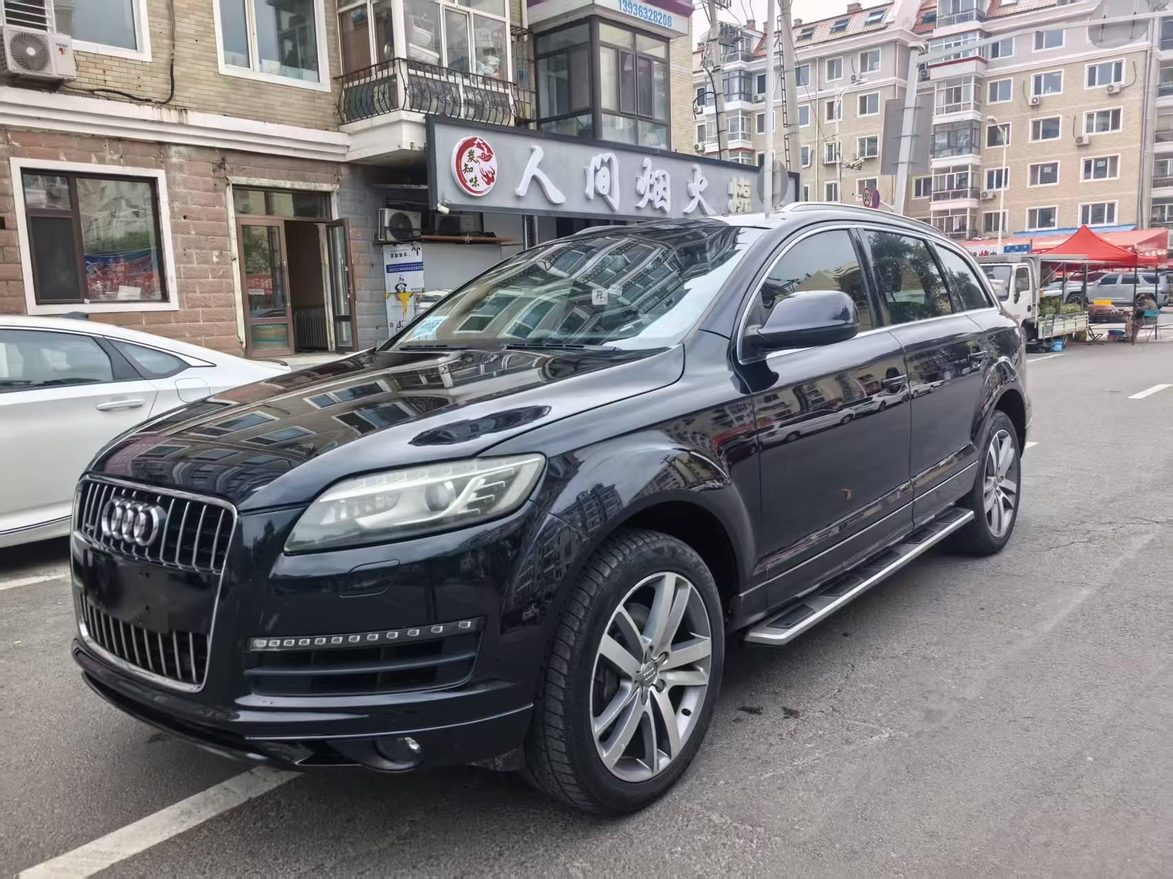 Audi Q7 2010 thumb 8