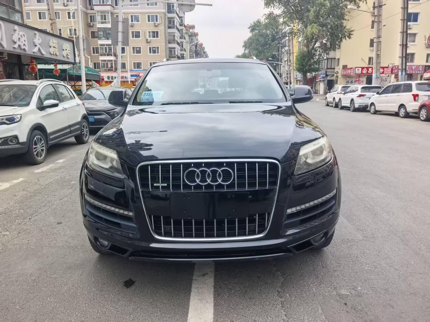 Audi Q7 2010 thumb 9
