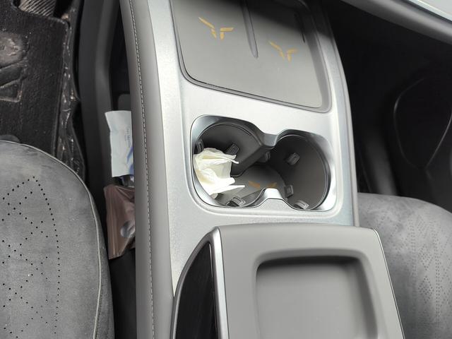 Hongqi 08 2025 thumb 7