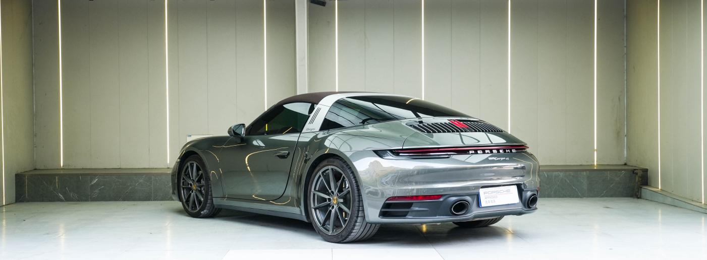 Porsche 911 2022 thumb 2