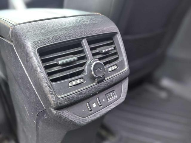 Peugeot 5008 2017 thumb 10