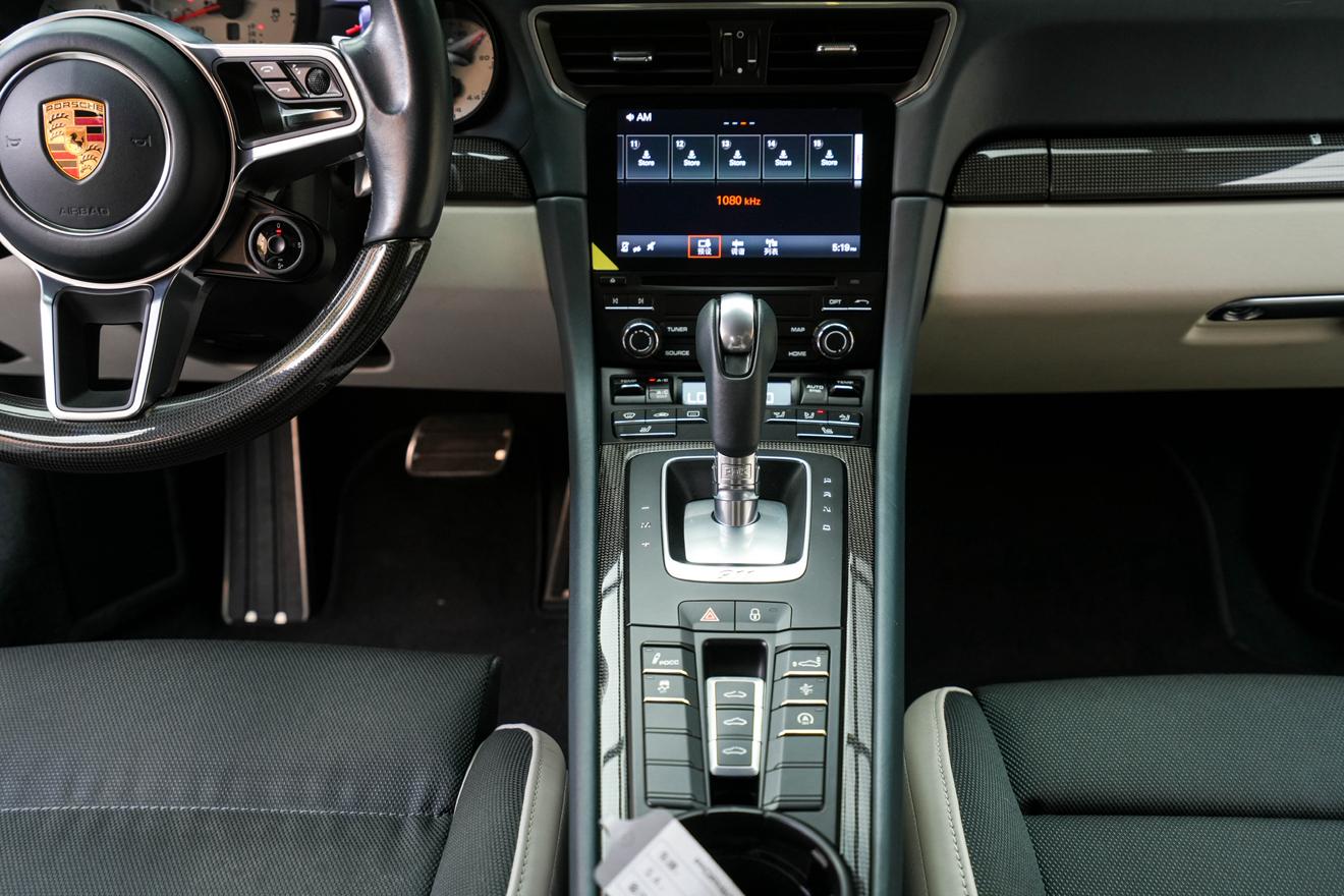 Porsche 911 2016 thumb 9