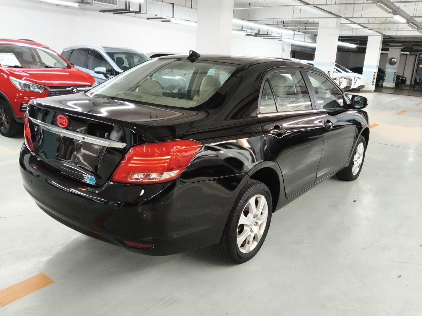 BYD E5 2017 thumb 4