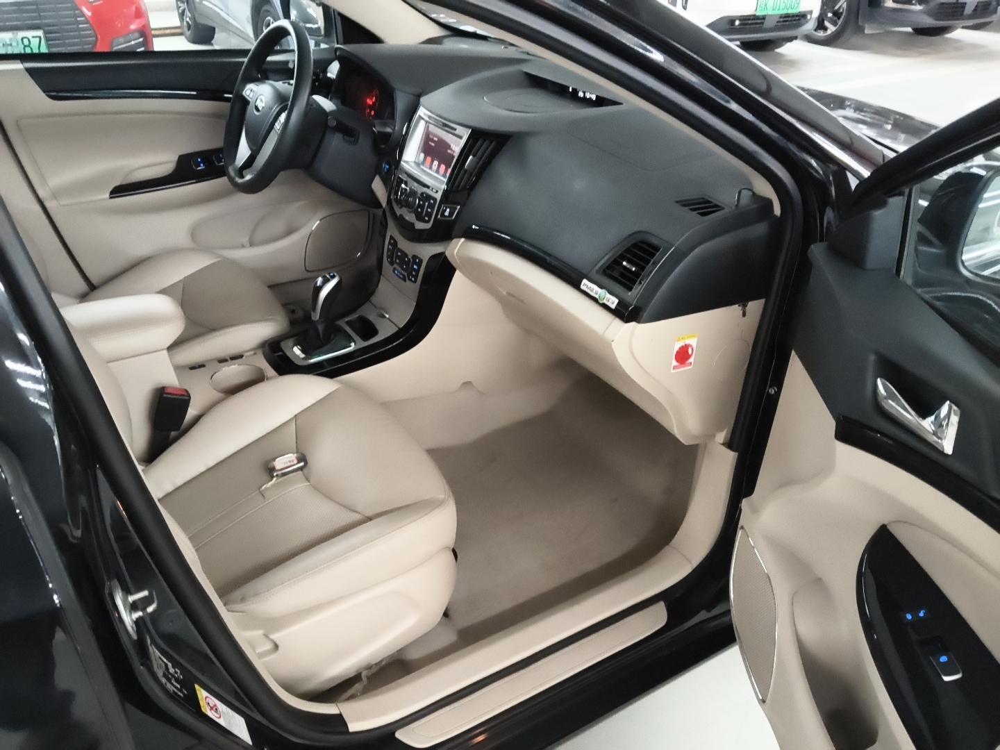 BYD E5 2017 thumb 6