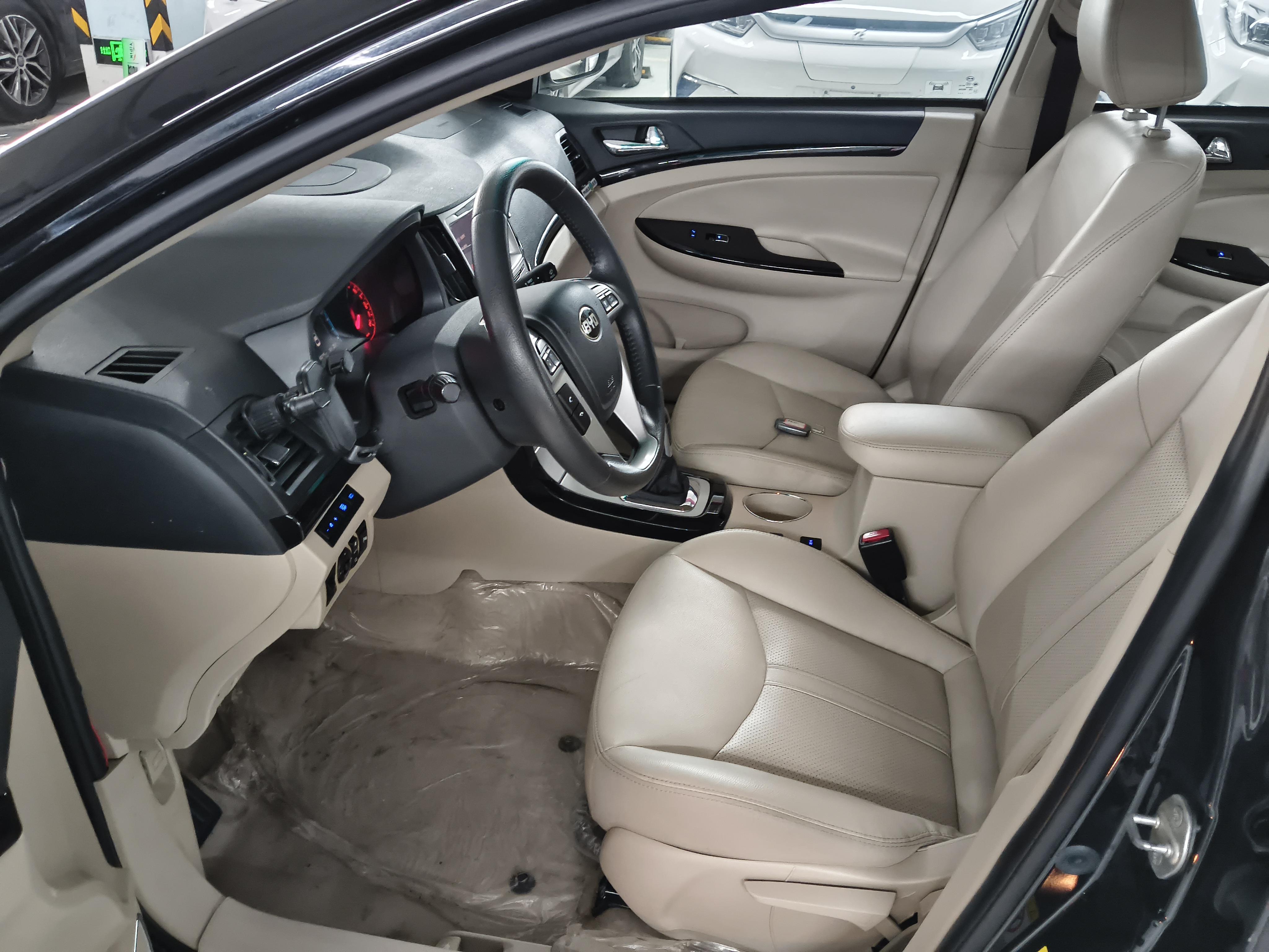 BYD E5 2017 thumb 12