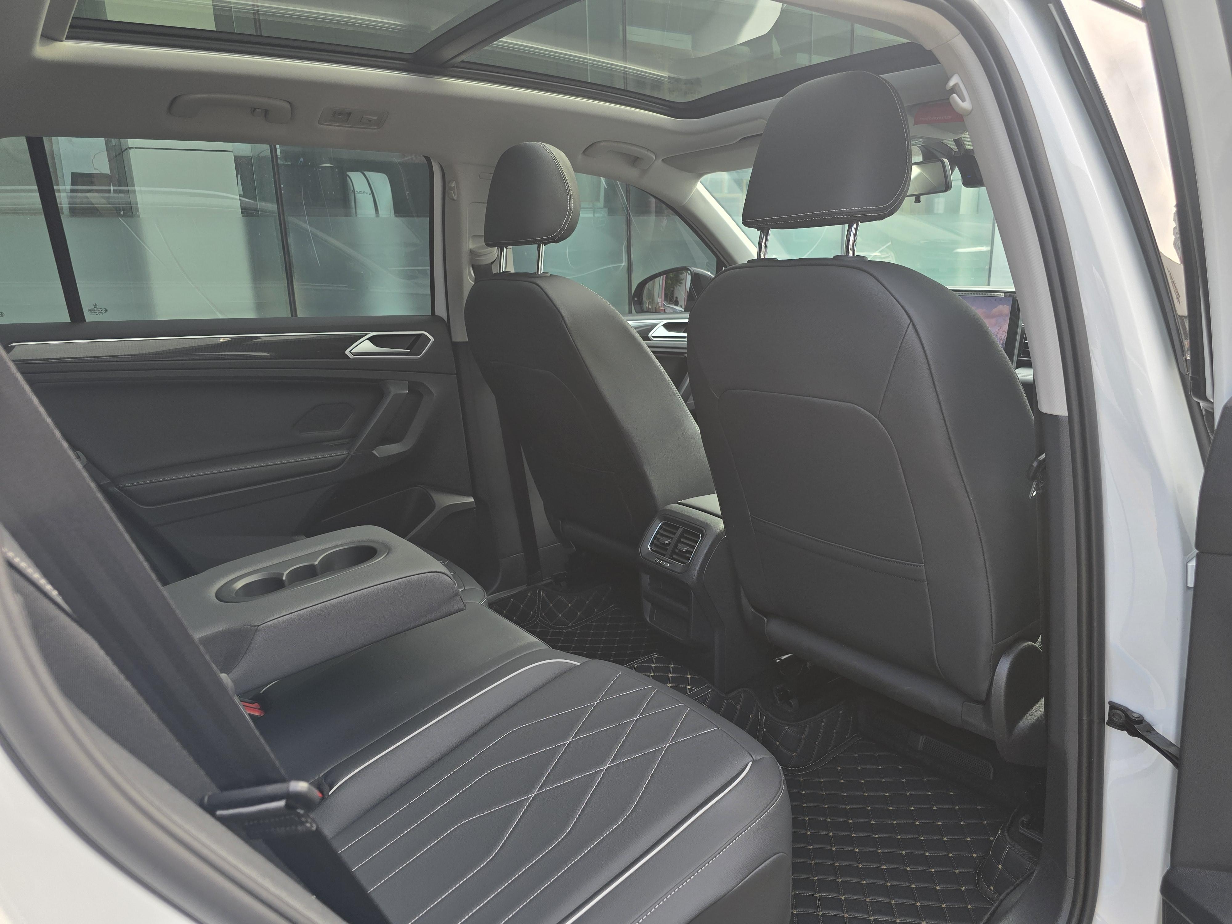 Volkswagen Tiguan 2024 thumb 5