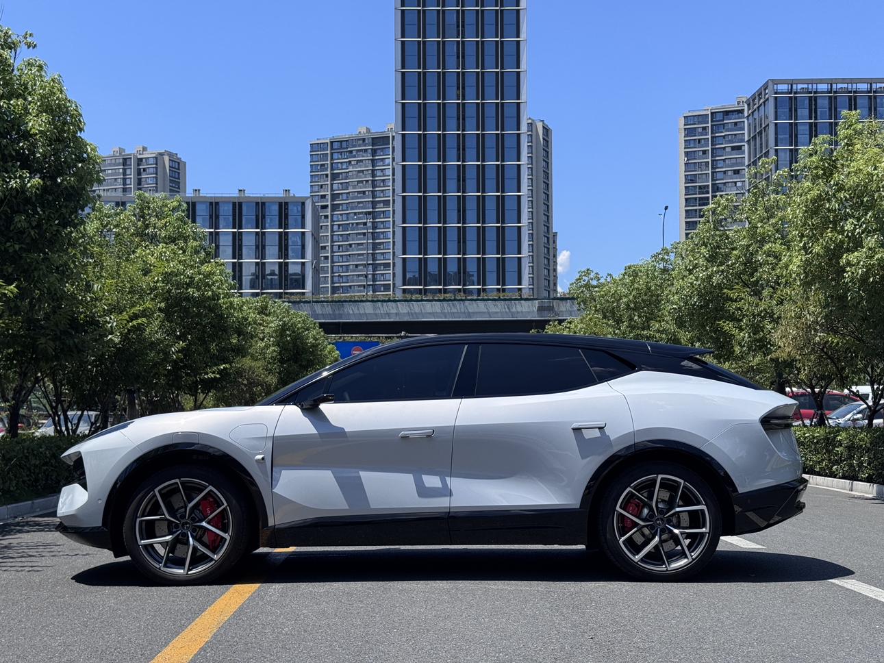 Lotus Eletre 2025 thumb 2