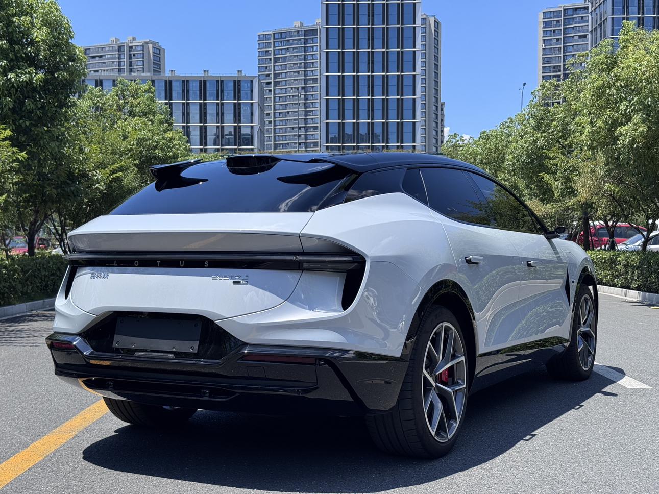 Lotus Eletre 2025 thumb 5