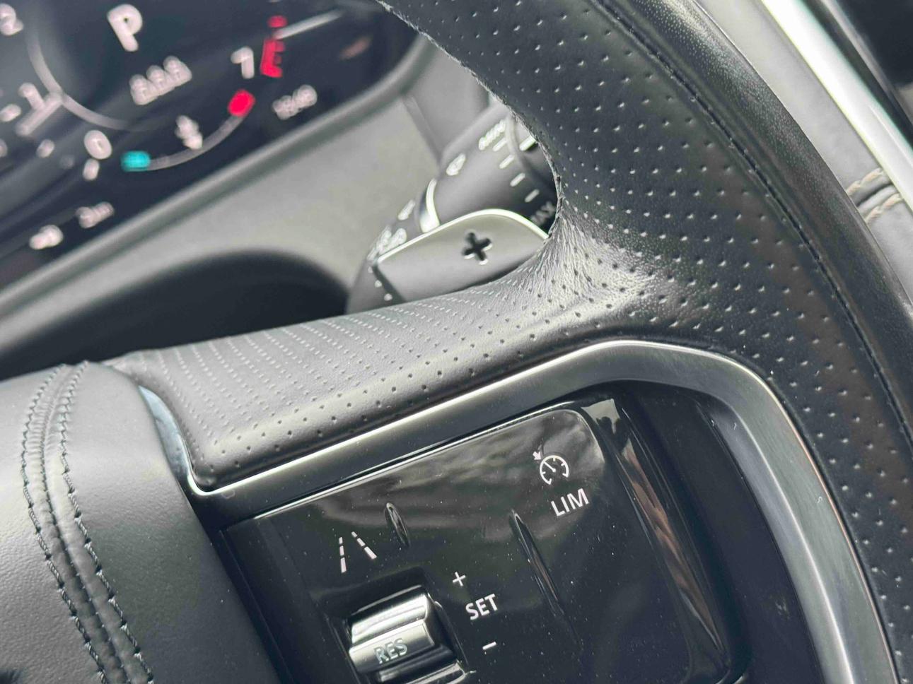 Land Rover Range Rover Evoque 2023 thumb 8