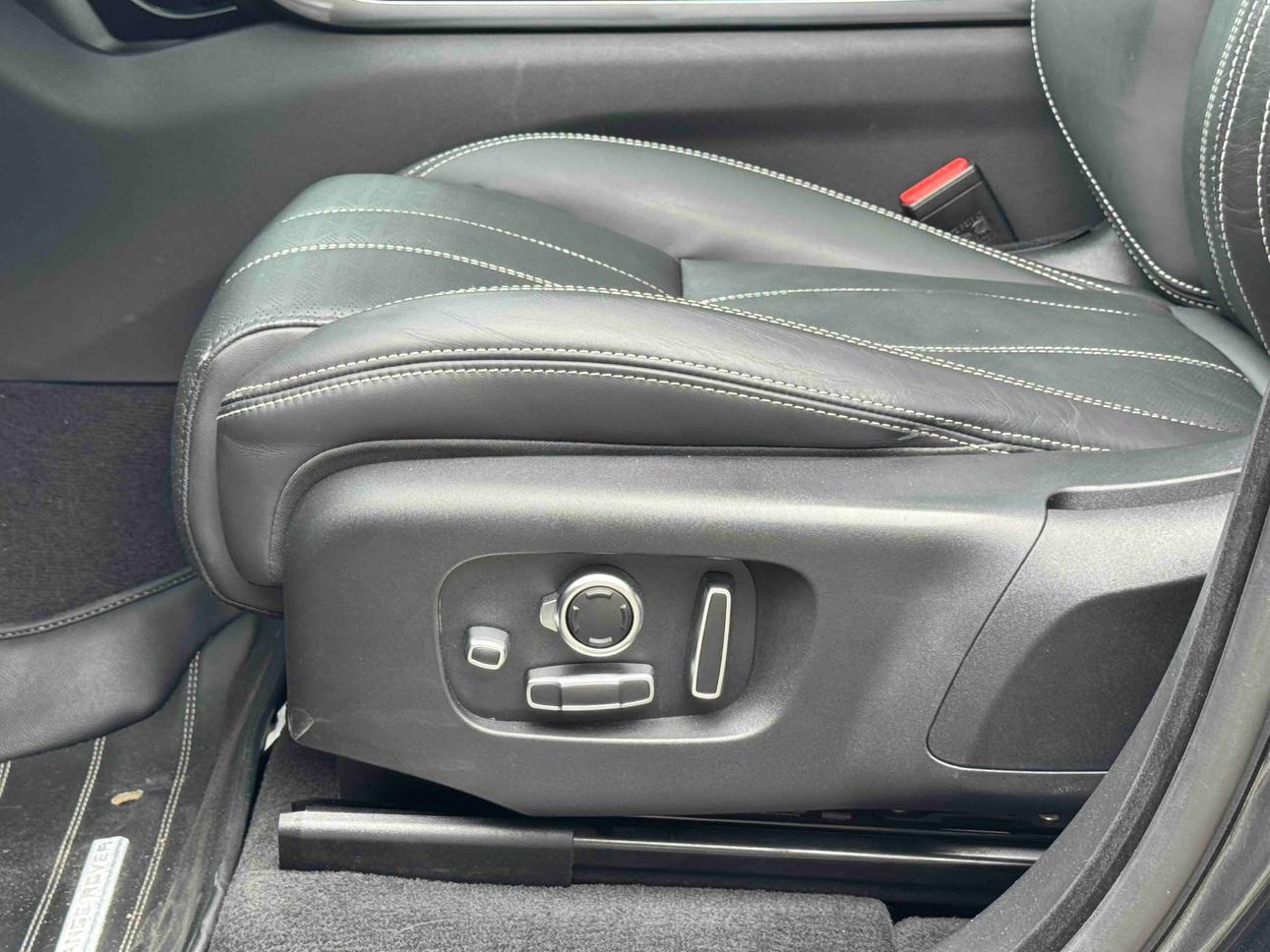 Land Rover Range Rover Evoque 2023 thumb 10