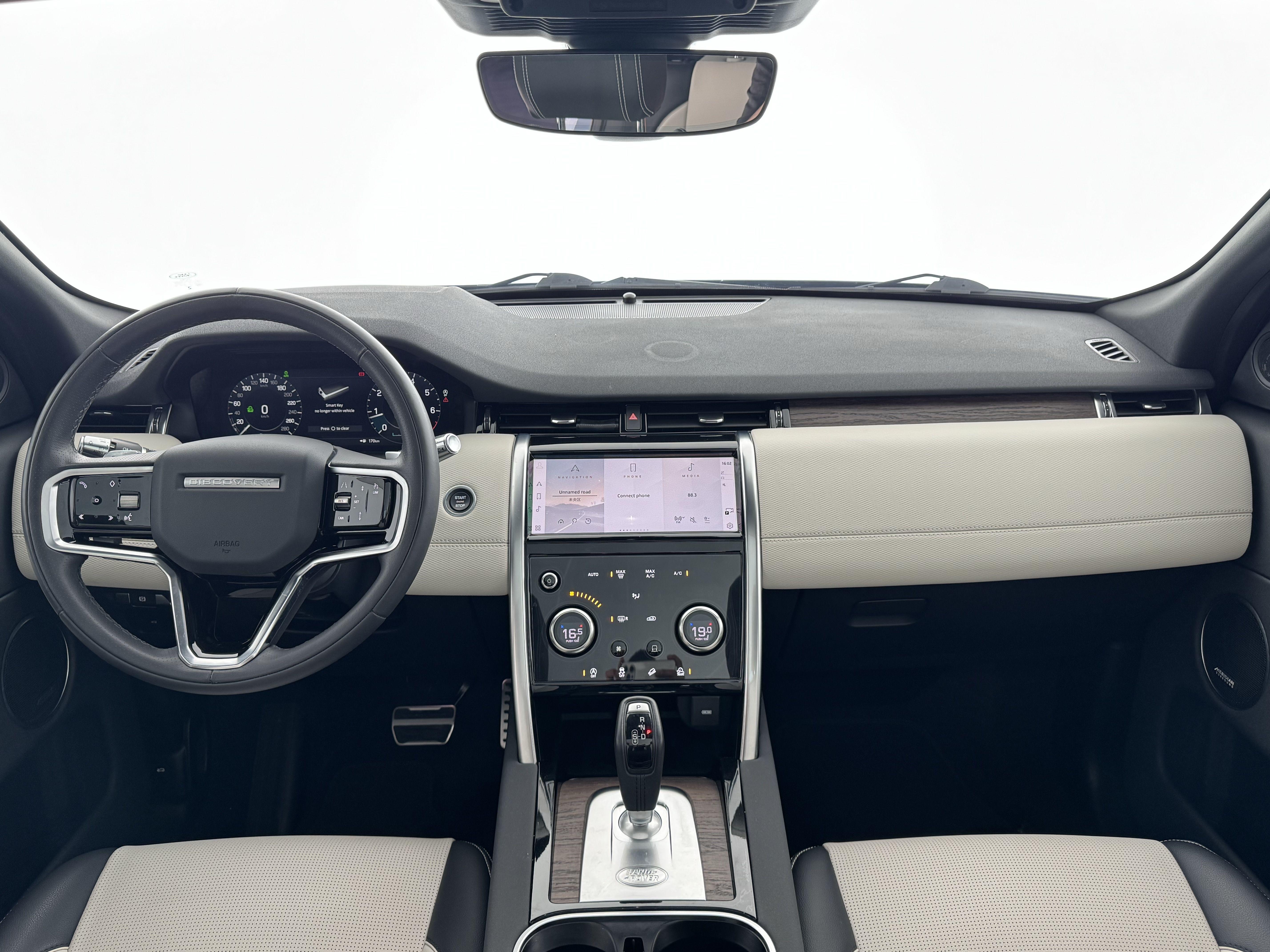 Land Rover Discovery Sport 2022 thumb 10