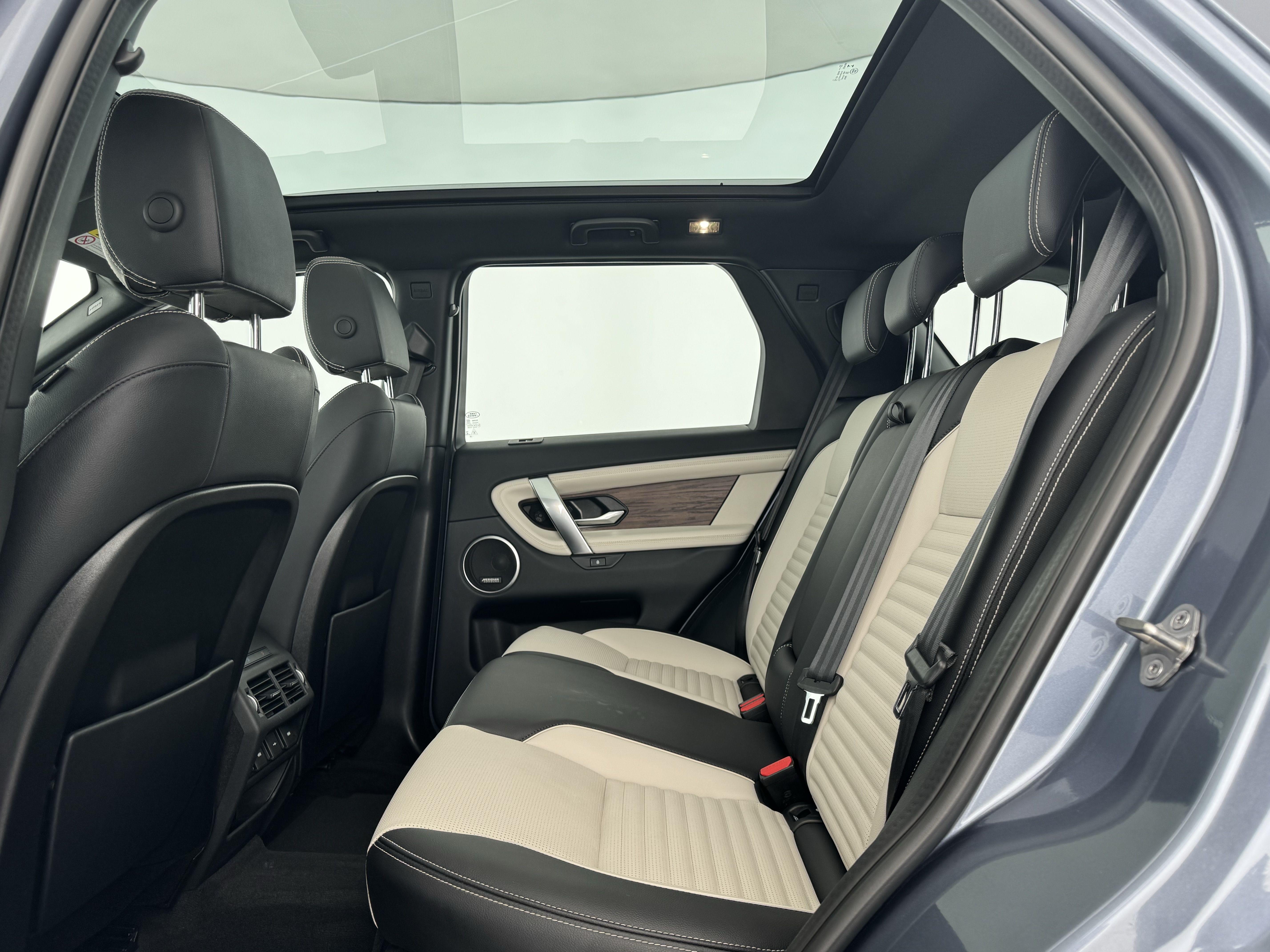Land Rover Discovery Sport 2022 thumb 12