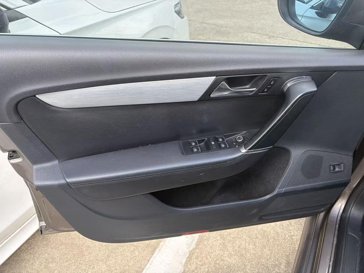 Volkswagen Magotan 2013 thumb 12