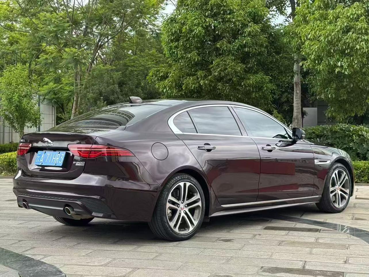 Jaguar XEL 2018 thumb 3