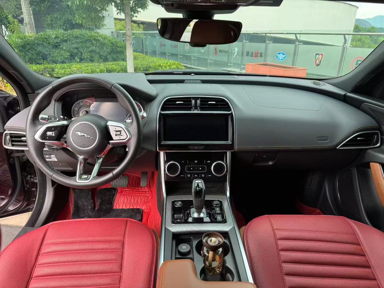 Jaguar XEL 2018 thumb 5