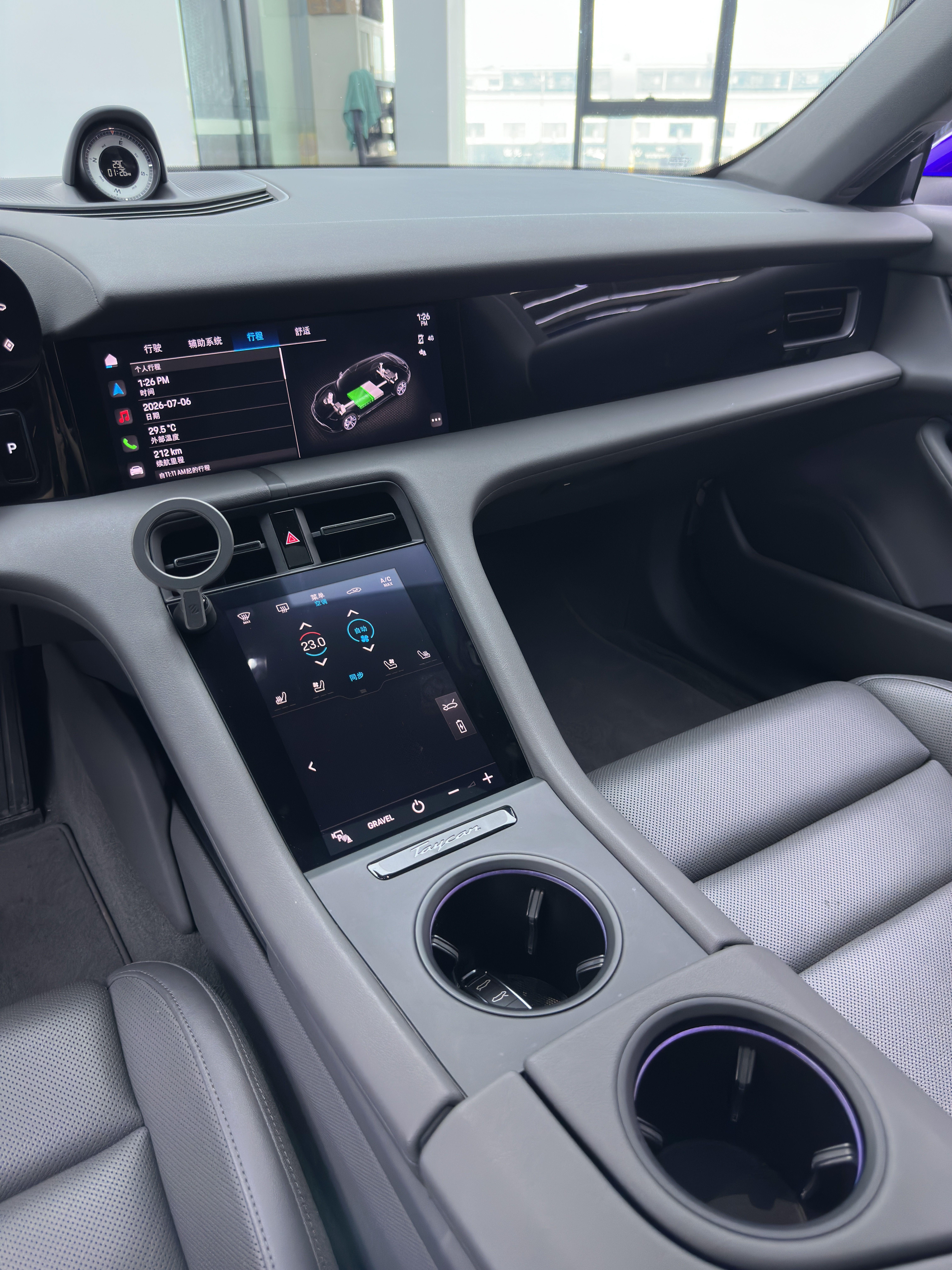 Porsche Taycan 2022 thumb 9