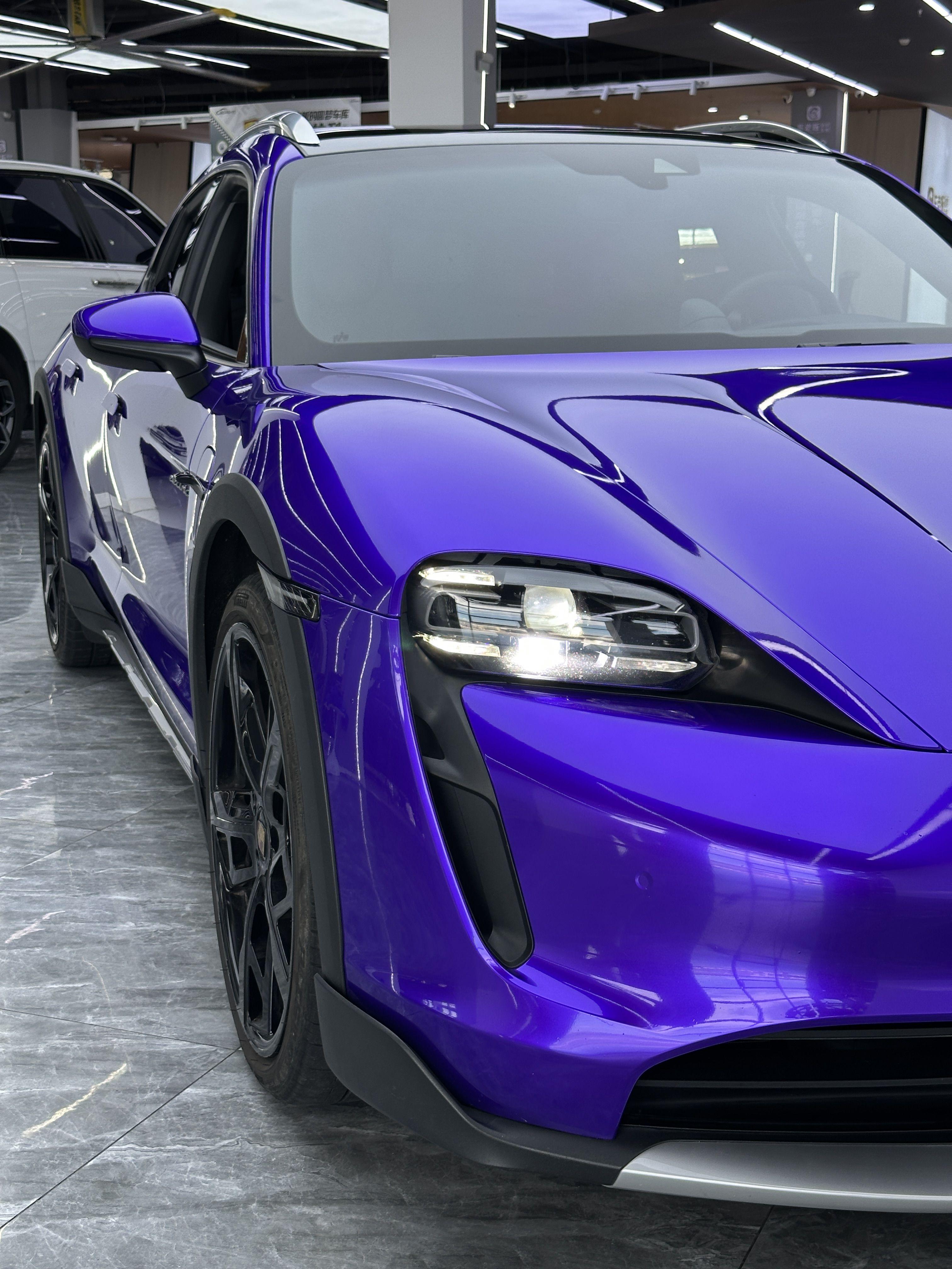Porsche Taycan 2022 thumb 10