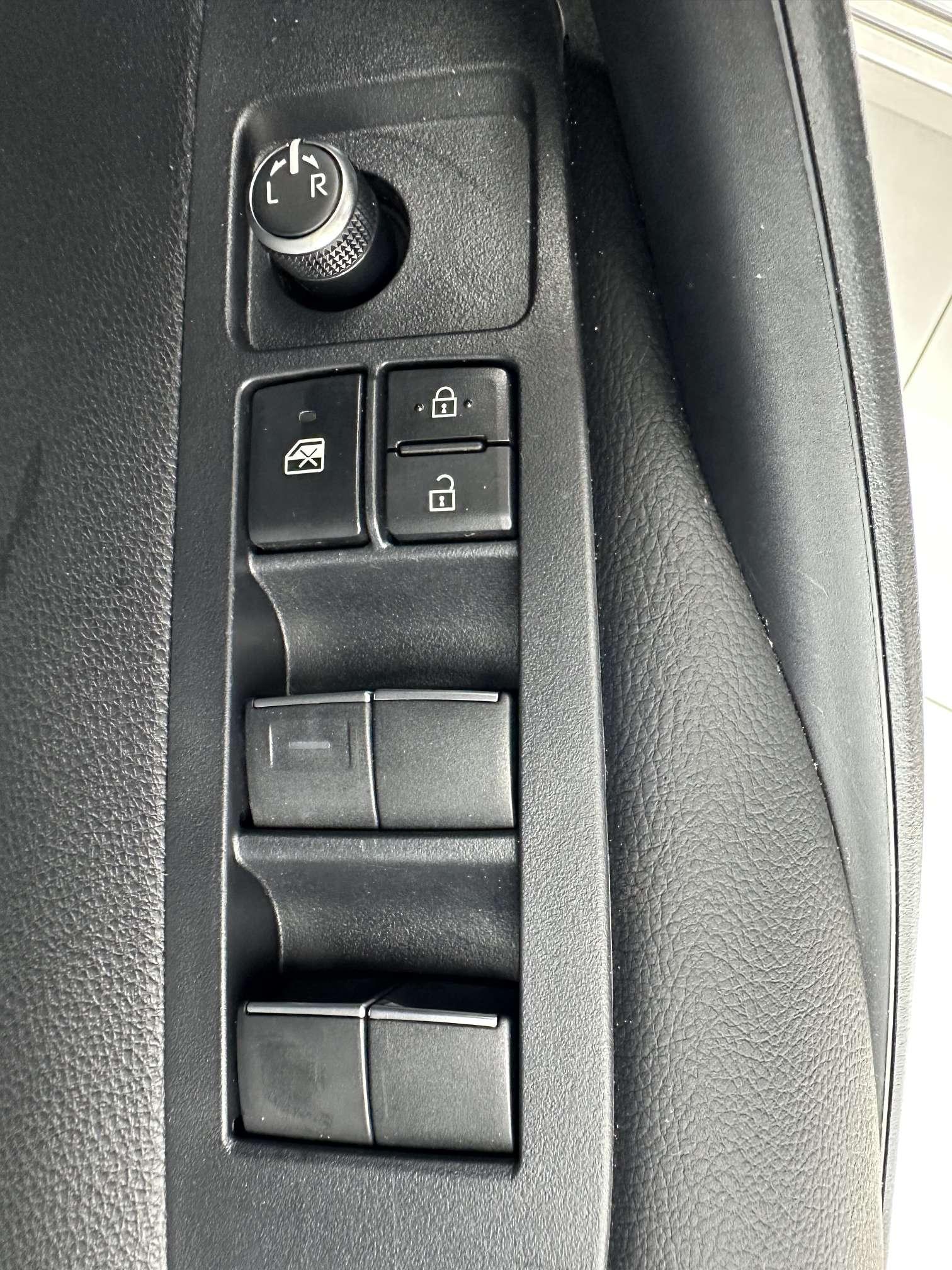 Toyota Corolla Rumion 2023 thumb 5