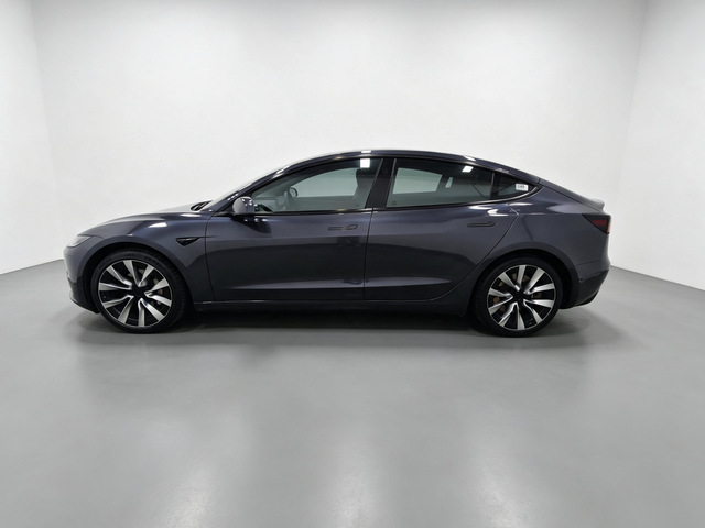 Tesla Model 3 2023 thumb 2