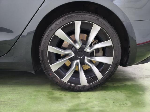 Tesla Model 3 2023 thumb 7