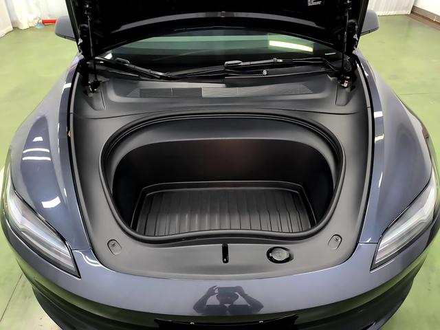 Tesla Model 3 2023 thumb 8