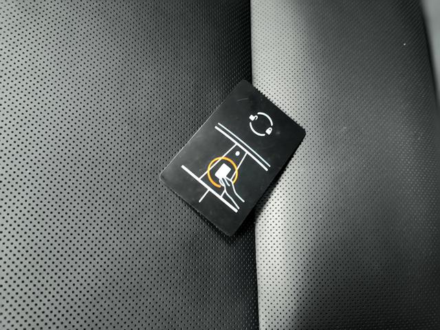 Tesla Model 3 2023 thumb 9
