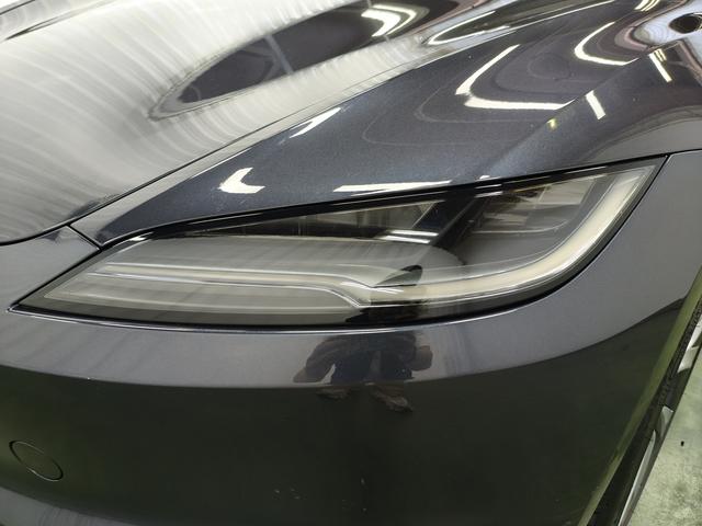 Tesla Model 3 2023 thumb 10