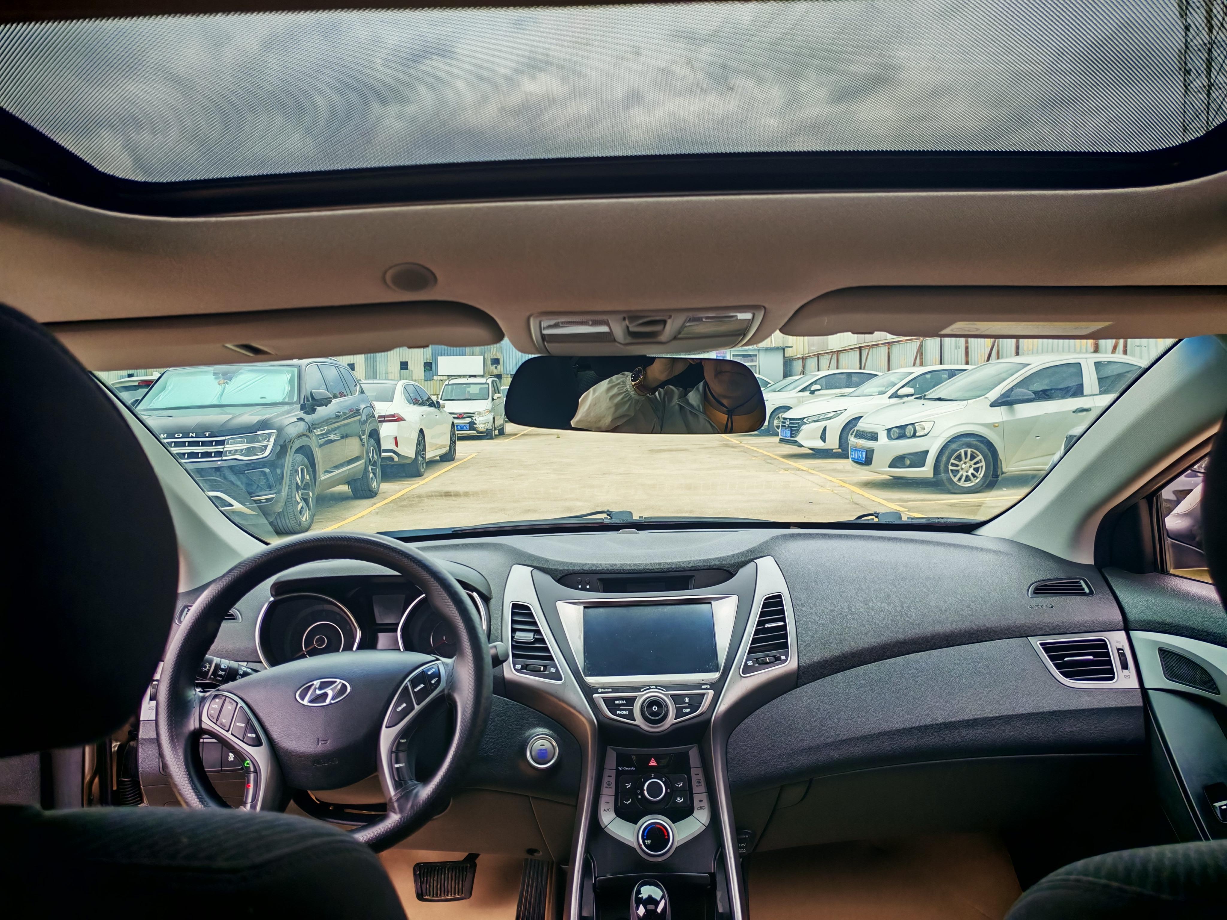 Hyundai Elantra 2016 thumb 9