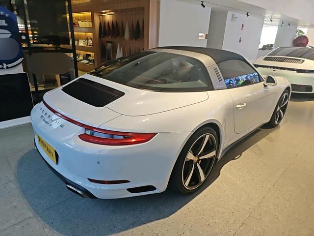 Porsche 911 2016 thumb 2