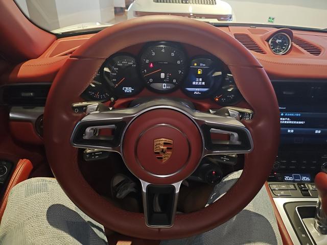 Porsche 911 2016 thumb 6