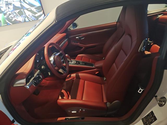 Porsche 911 2016 thumb 8