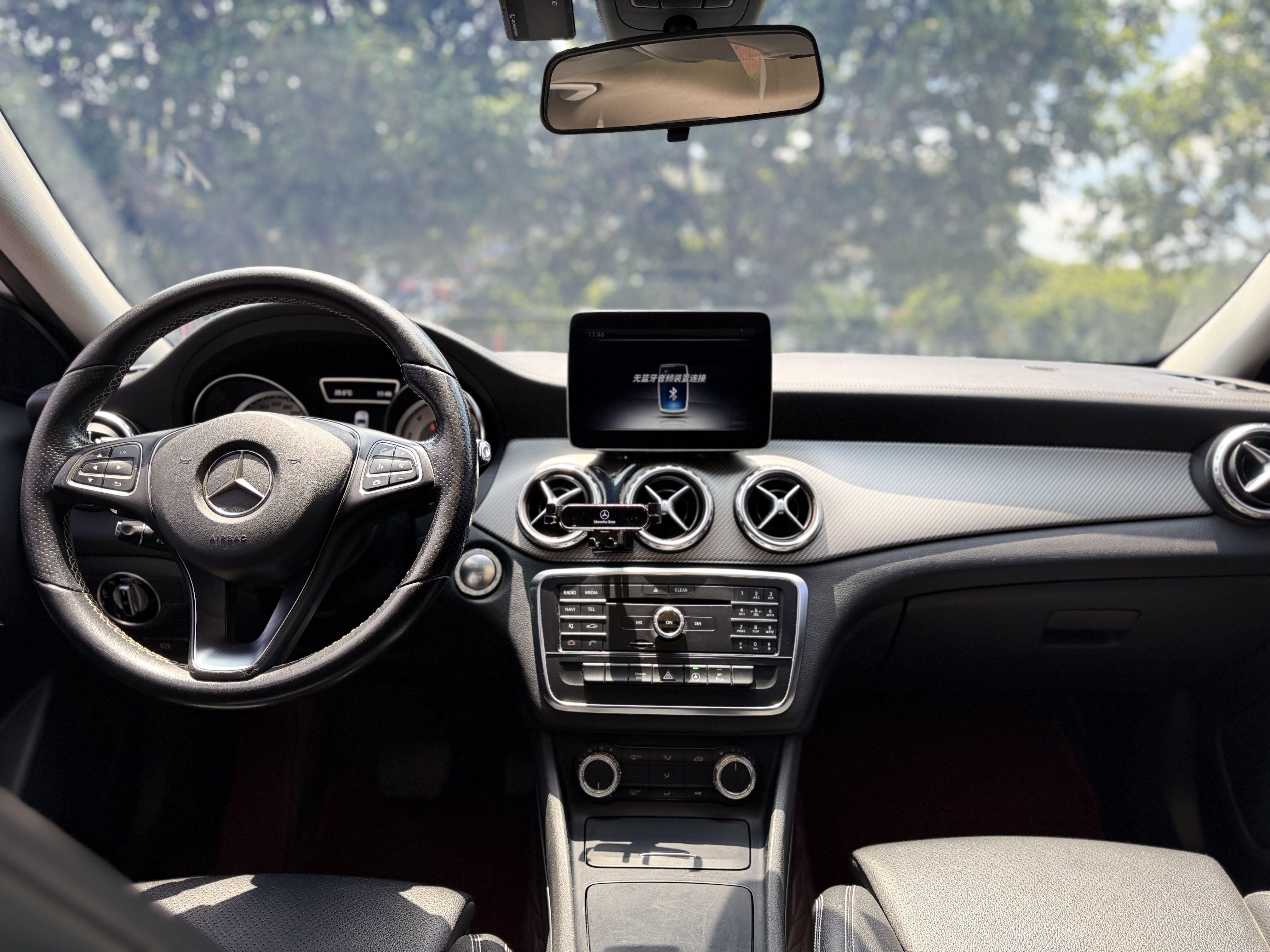 Mercedes-Benz GLA 2016 thumb 9