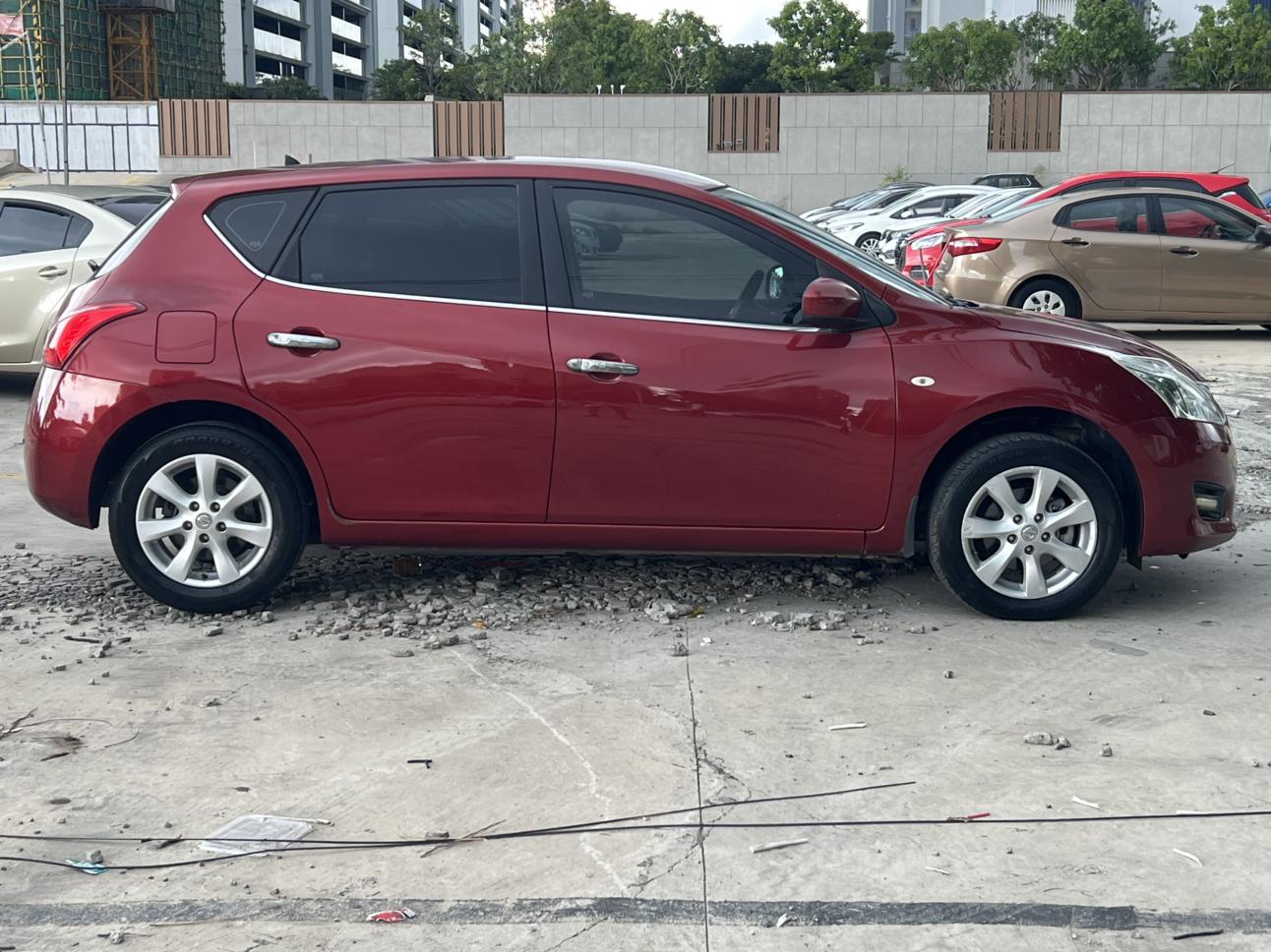Nissan Tiida 2014 thumb 5