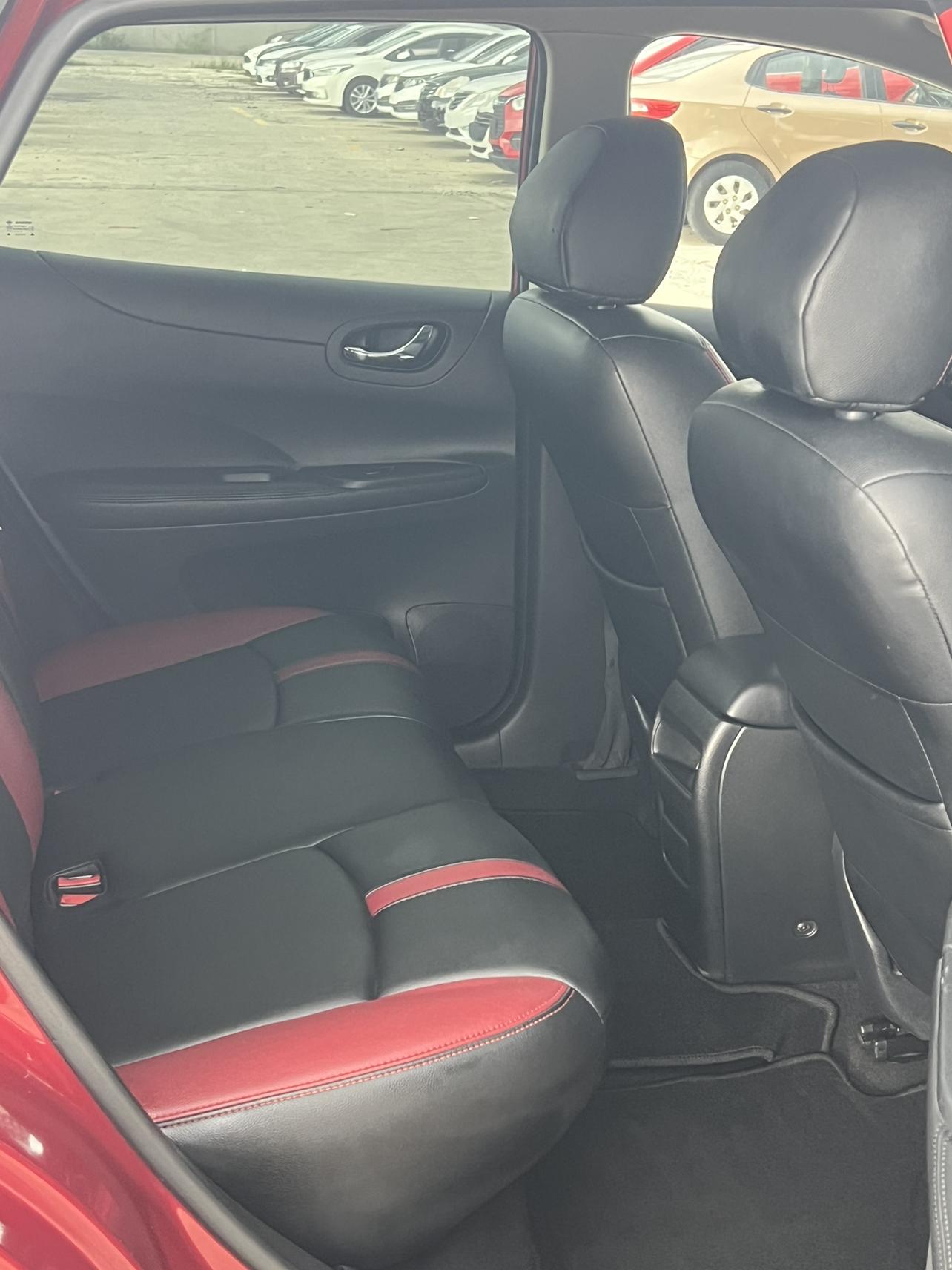Nissan Tiida 2014 thumb 7