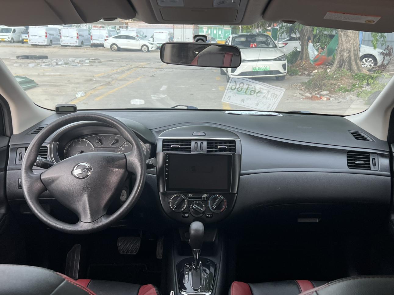 Nissan Tiida 2014 thumb 8