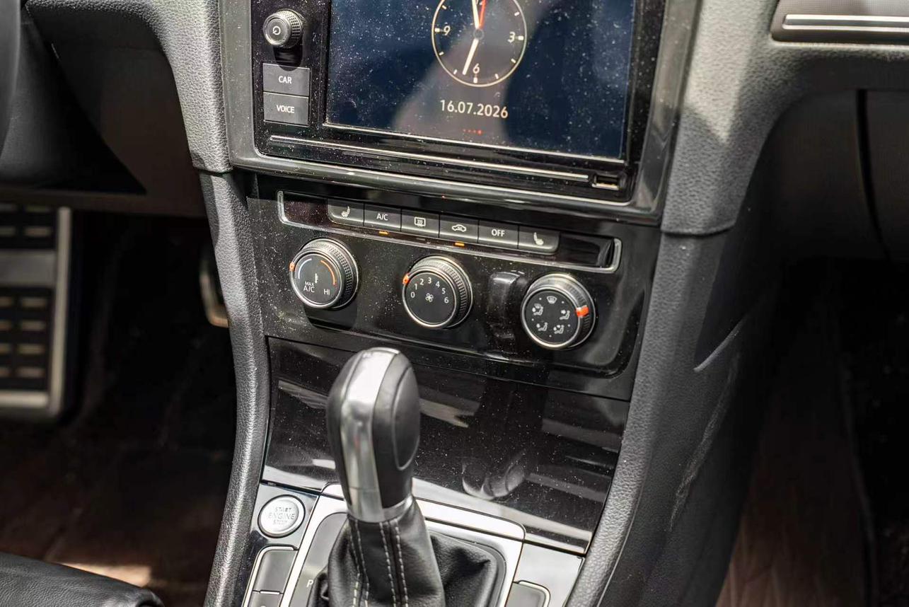 Volkswagen Golf Sportsvan 2016 thumb 6