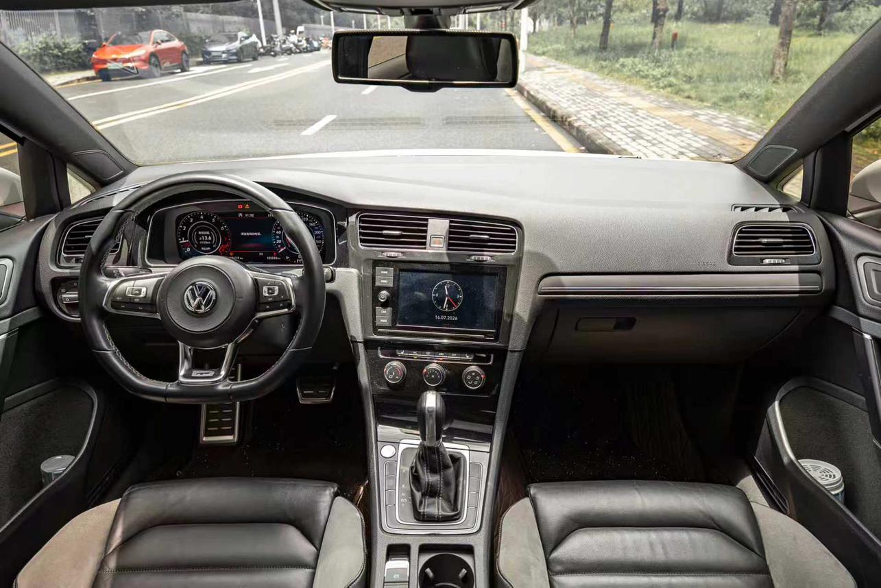 Volkswagen Golf Sportsvan 2016 thumb 8